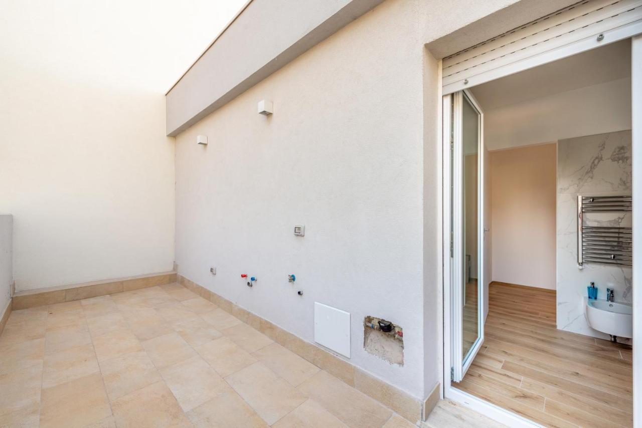 Waterfront Apartment With Seaview Balcony باري المظهر الخارجي الصورة